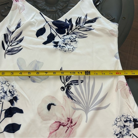 ➕Floral Print Slip Dress knee length Stretch material Size Large NWOT - Picture 7 of 9